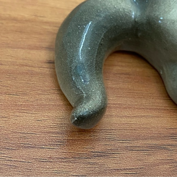 Vintage Gray & White Tabby Cat Porcelain Happy Sleeping Cat Figurine - Picture 9 of 13